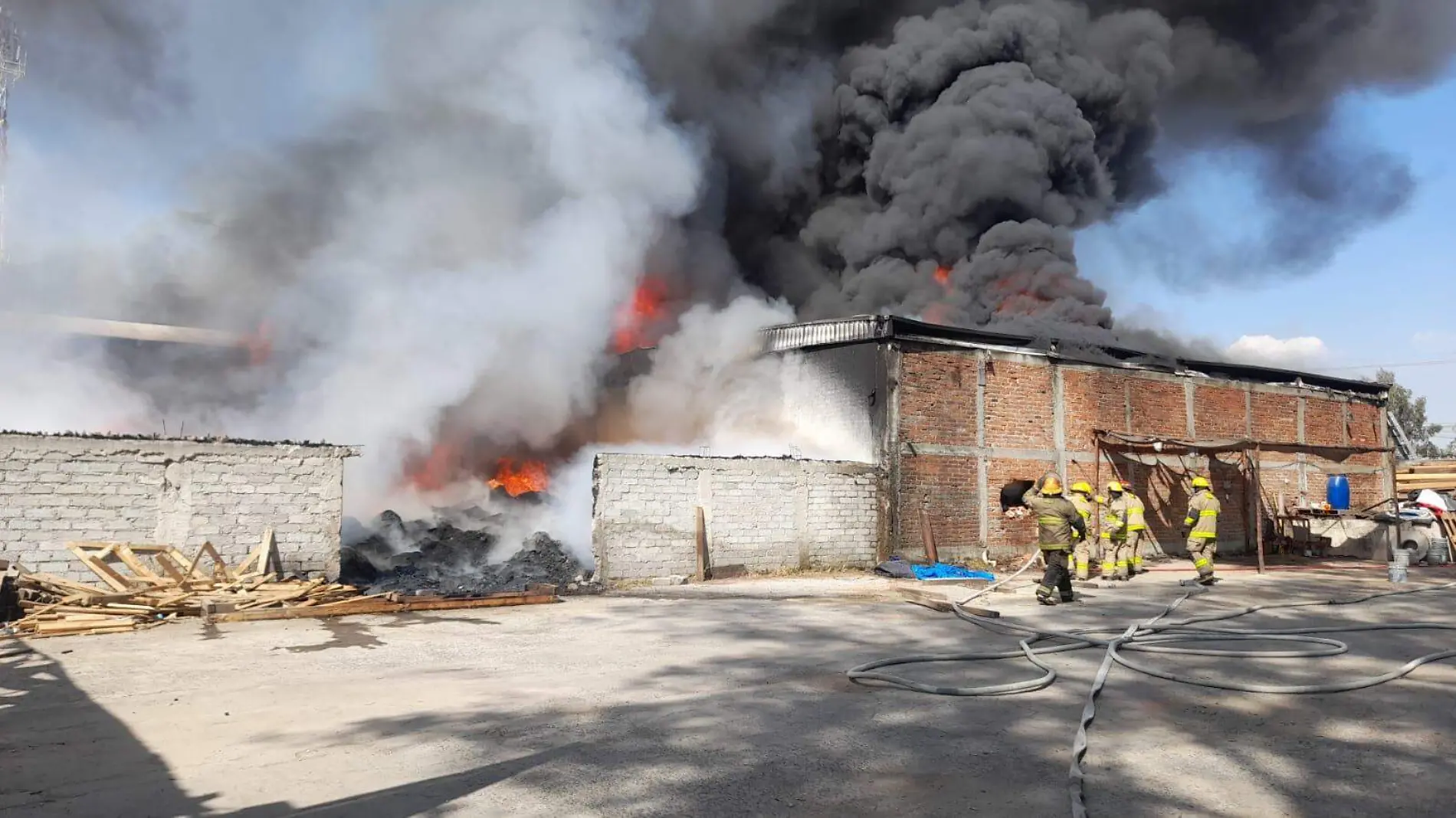 INCENDIO RECICLADORA